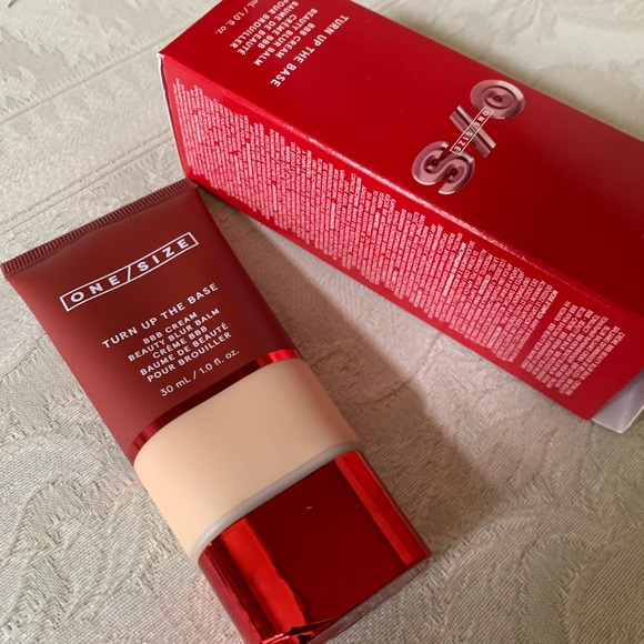 One/Size Beauty Turn up the Base Blurring Foundation Fair 3 BNIB - Picture 6 of 14